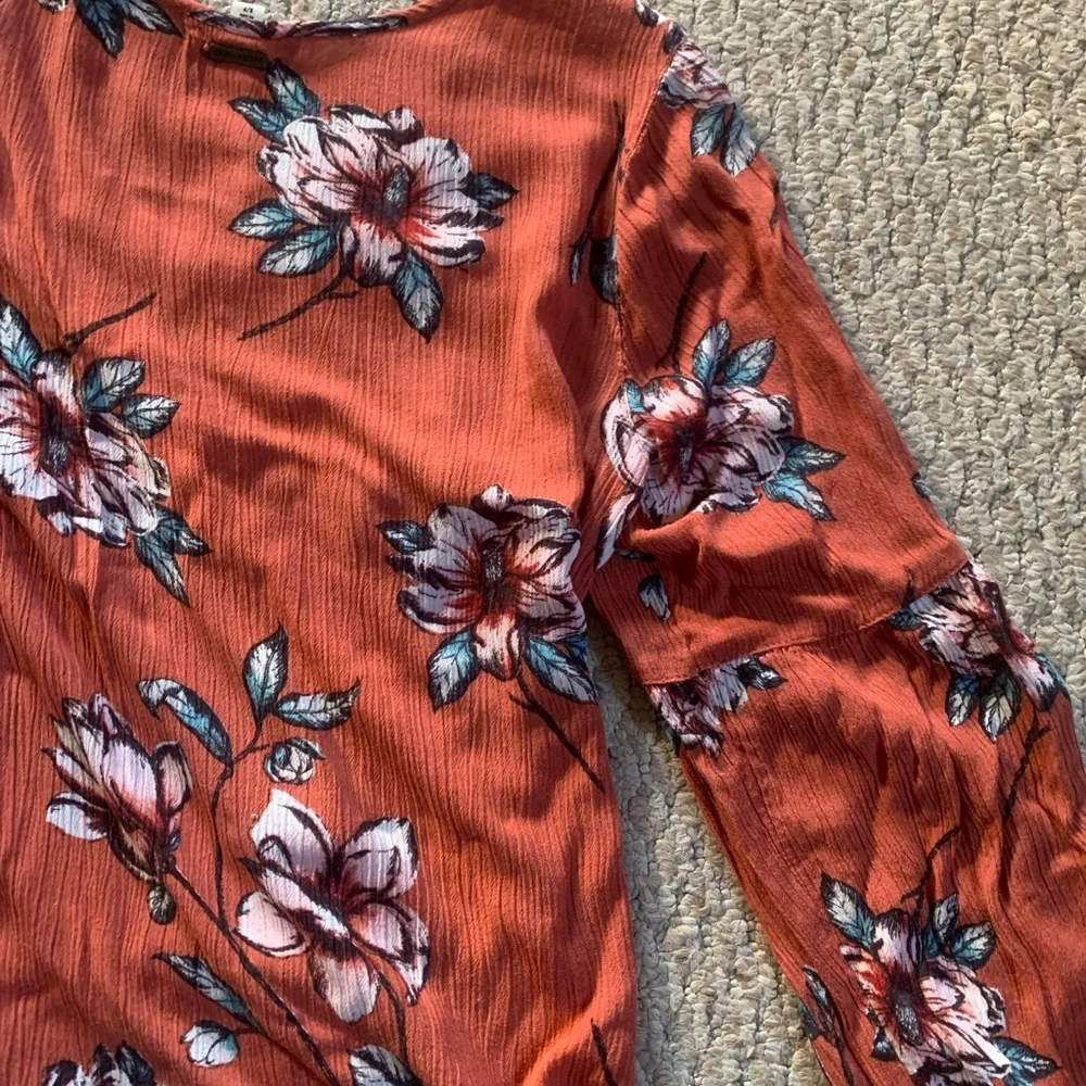 🌺 SMALL BILLABONG BLOUSE 🌺 - Picture 7 of 8